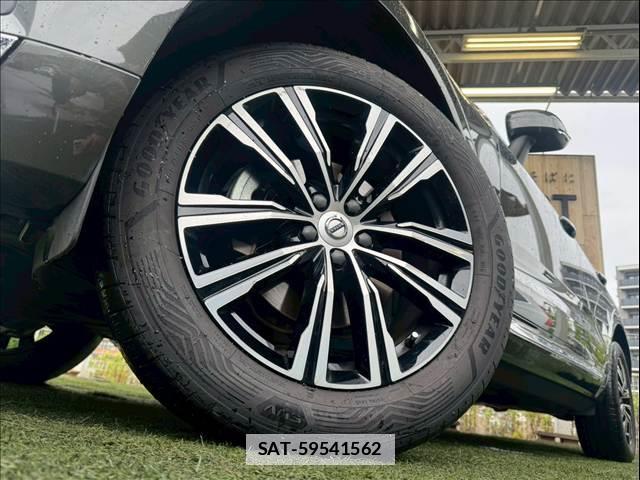 Volvo XC60 2021-12 7962411-18