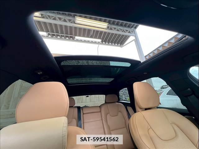 Volvo XC60 2021-12 7962411-2