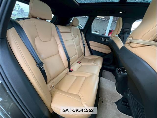 Volvo XC60 2021-12 7962411-7