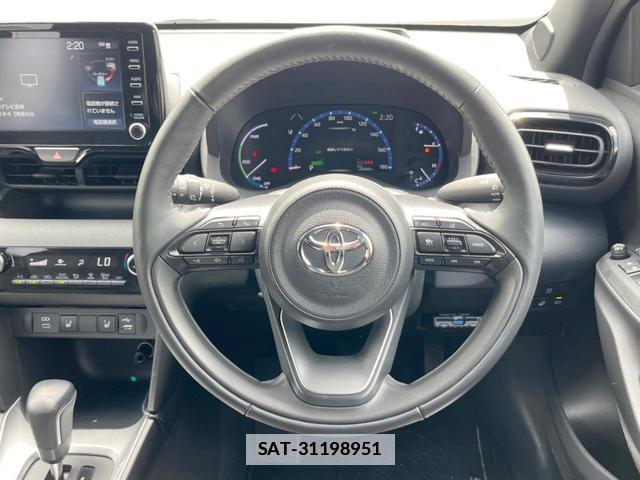 Toyota YARIS CROSS 2022-12 7960235-11