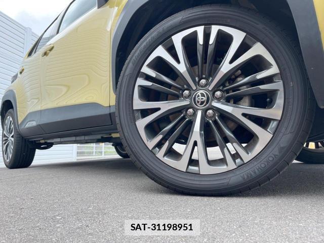 Toyota YARIS CROSS 2022-12 7960235-13