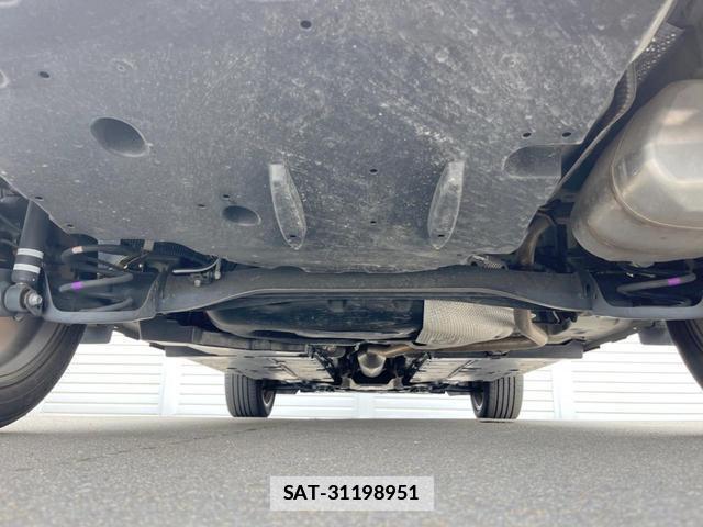 Toyota YARIS CROSS 2022-12 7960235-19