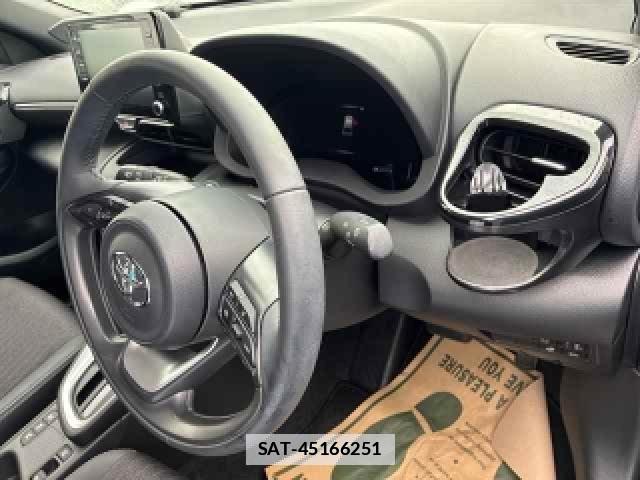 Toyota YARIS CROSS 2024-01 7960864-2