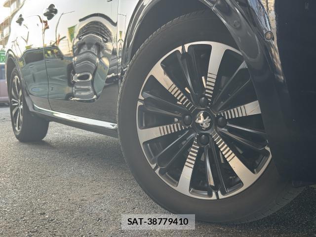 Peugeot 208 2018-09 8004525-10