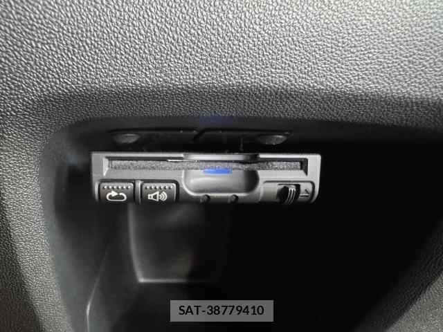 Peugeot 208 2018-09 8004525-13