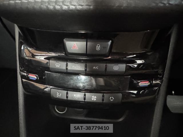 Peugeot 208 2018-09 8004525-15
