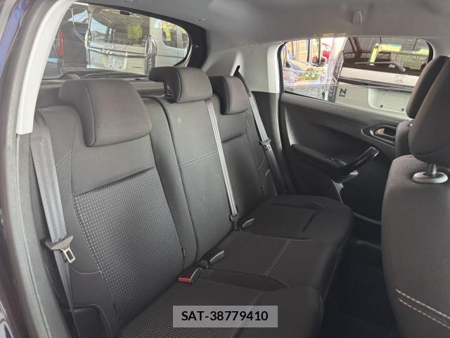 Peugeot 208 2018-09 8004525-18
