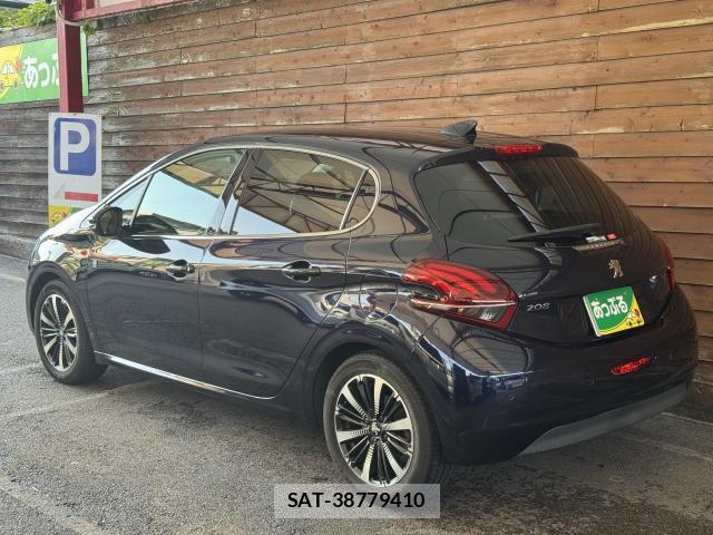 Peugeot 208 2018-09 8004525-6
