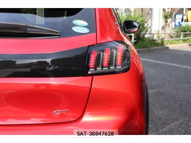 Peugeot 208 2022-09 8009463-10
