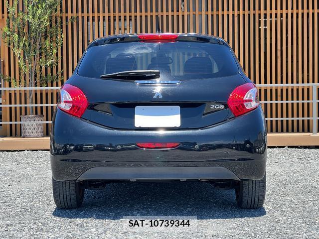 Peugeot 208 2012-11 8009887-12