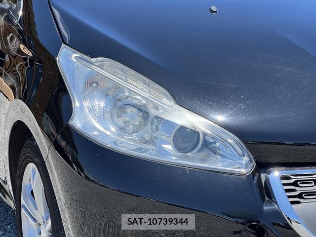 Peugeot 208 2012-11 8009887-4
