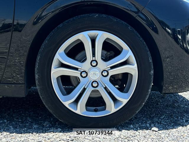 Peugeot 208 2012-11 8009887-5