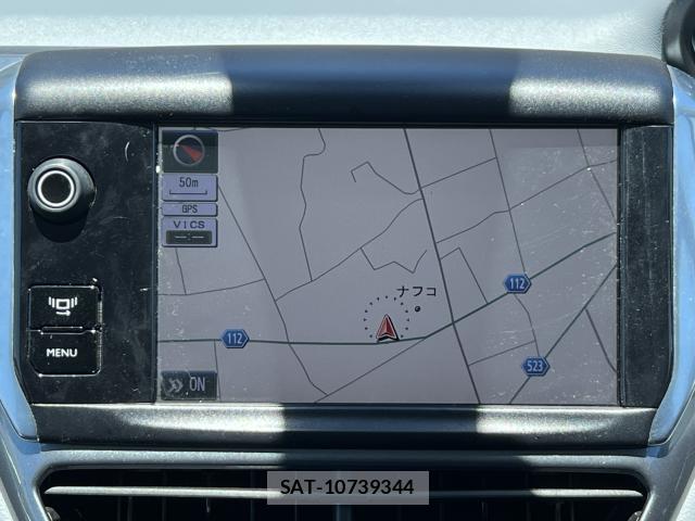 Peugeot 208 2012-11 8009887-7