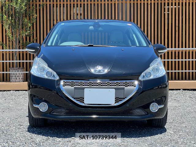 Peugeot 208 2012-11 8009887-9