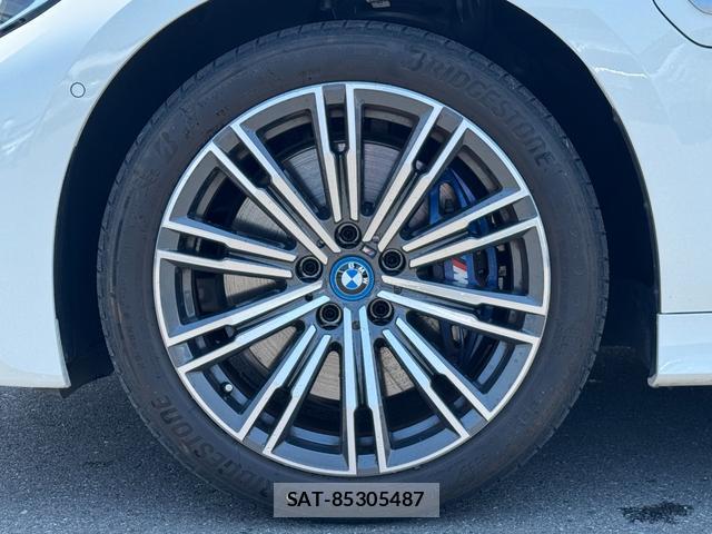 Bmw 3 SERIES 2022-03 8007920-8