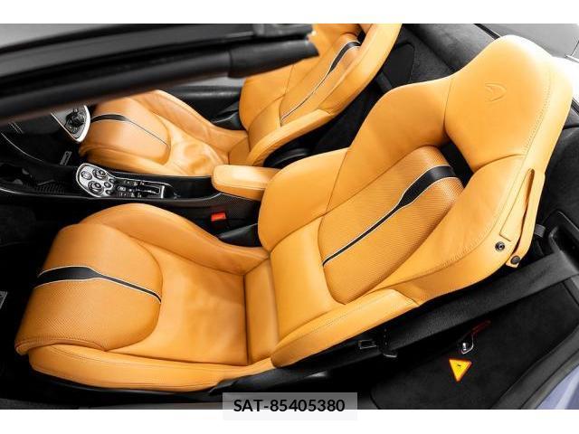 McLaren 570S 2017-09 8004770-11