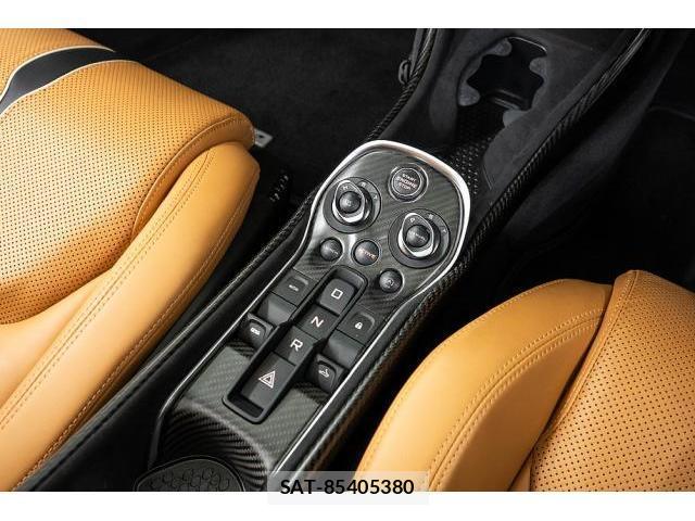 McLaren 570S 2017-09 8004770-17