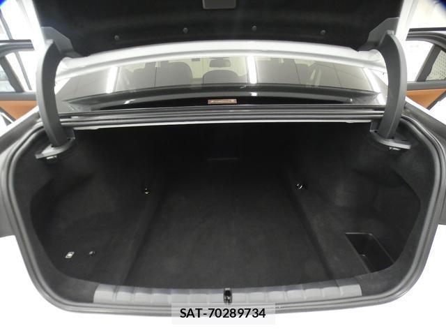 Bmw 7 SERIES 2023-05 8011982-8