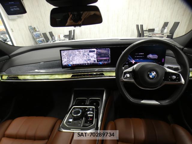 Bmw 7 SERIES 2023-05 8011982-9