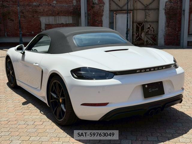 Porsche 718 Boxster 2018-08 8003253-1