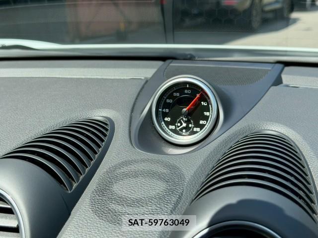 Porsche 718 Boxster 2018-08 8003253-4