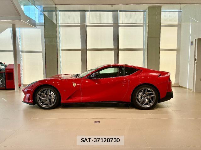 Ferrari 812 2019-08 8006317-1