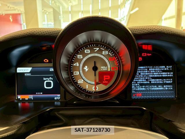 Ferrari 812 2019-08 8006317-13