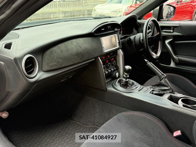 Toyota 86 2013-04 8006798-11