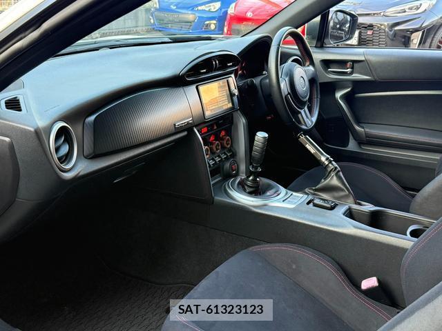 Toyota 86 2013-04 8006799-11