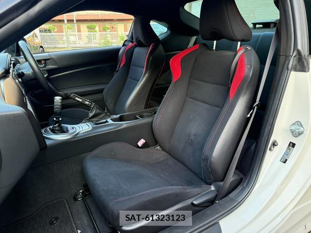 Toyota 86 2013-04 8006799-12