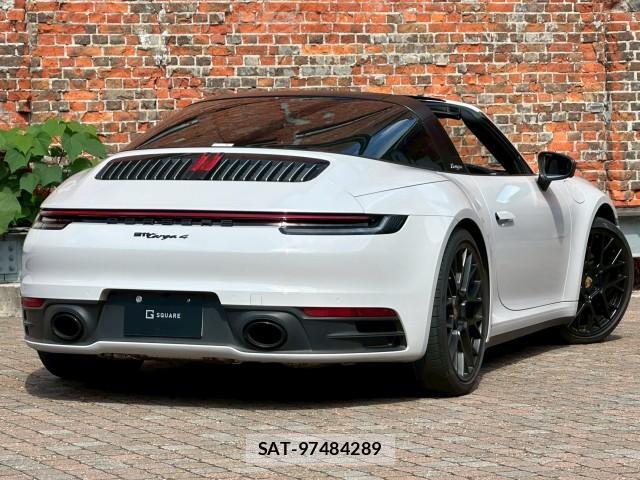 Porsche 911 2023-06 8003245-1