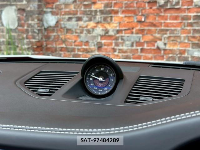 Porsche 911 2023-06 8003245-6