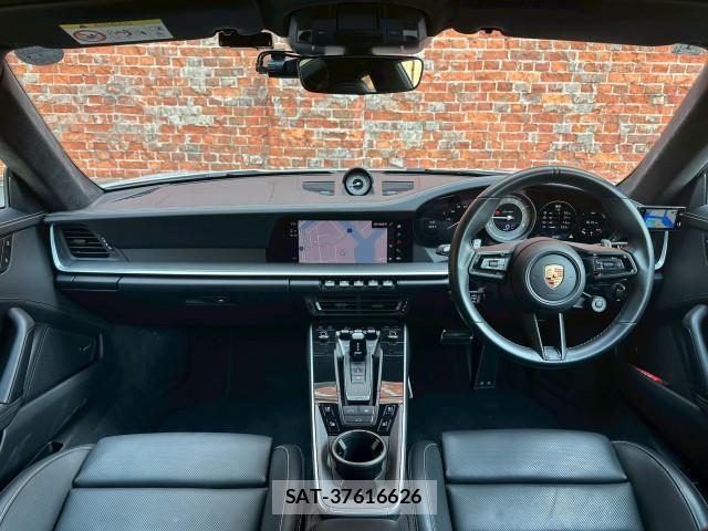Porsche 911 2024-01 8003252-2