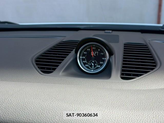 Porsche 911 2017-06 8003254-3