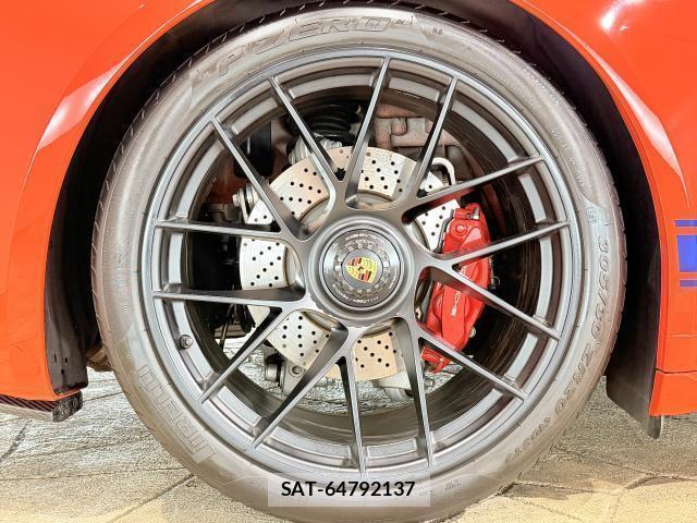 Porsche 911 2017-12 8010957-8