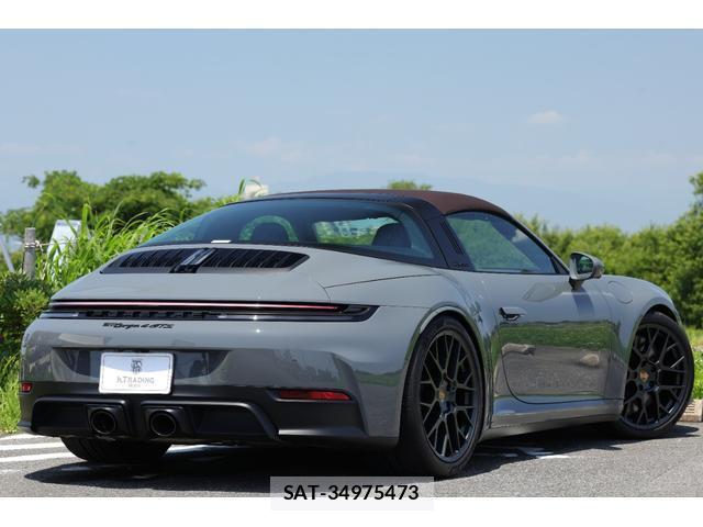 Porsche 911 2025-07 8011436-5