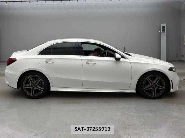 Mercedes Benz A-CLASS 2020-03 8009239-3