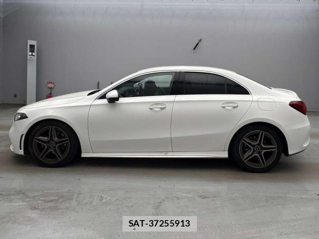 Mercedes Benz A-CLASS 2020-03 8009239-5