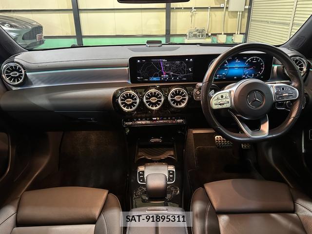 Mercedes Benz A-CLASS 2019-11 8010006-4