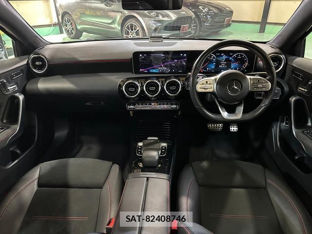 Mercedes Benz A-CLASS 2020-02 8010007-4