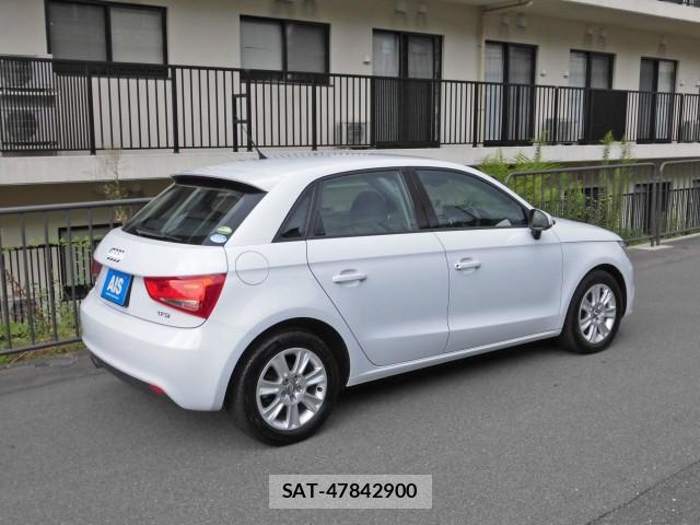 Audi A1 2014-09 8004282-12
