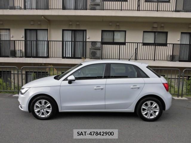 Audi A1 2014-09 8004282-3
