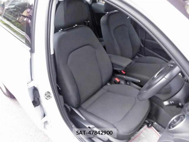 Audi A1 2014-09 8004282-5