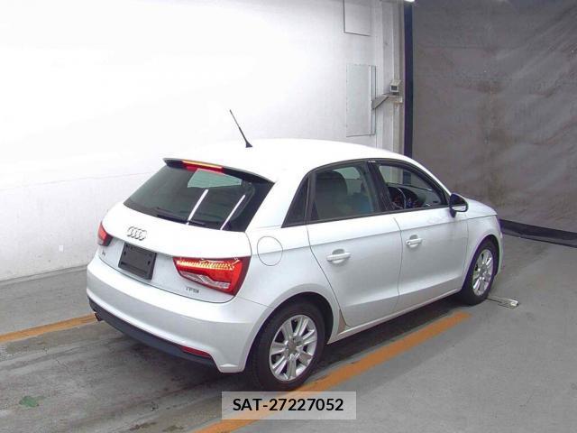 Audi A1 2015-11 8010236-3