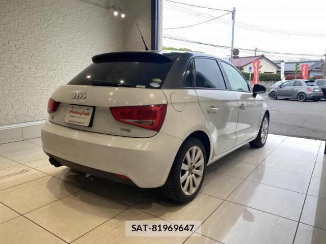 Audi A1 2012-06 8010399-1