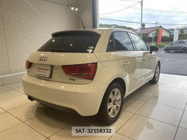 Audi A1 2014-08 8010412-1