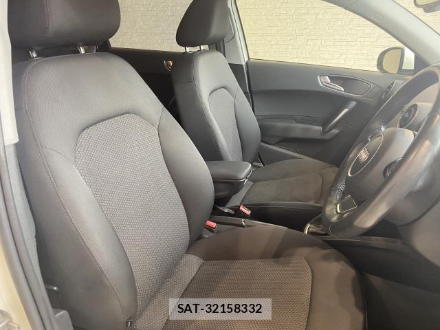 Audi A1 2014-08 8010412-6
