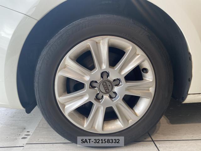 Audi A1 2014-08 8010412-8