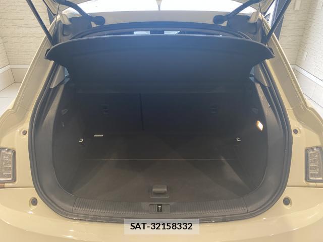 Audi A1 2014-08 8010412-9