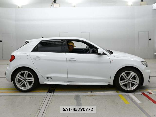 Audi A1 2019-12 8010543-7